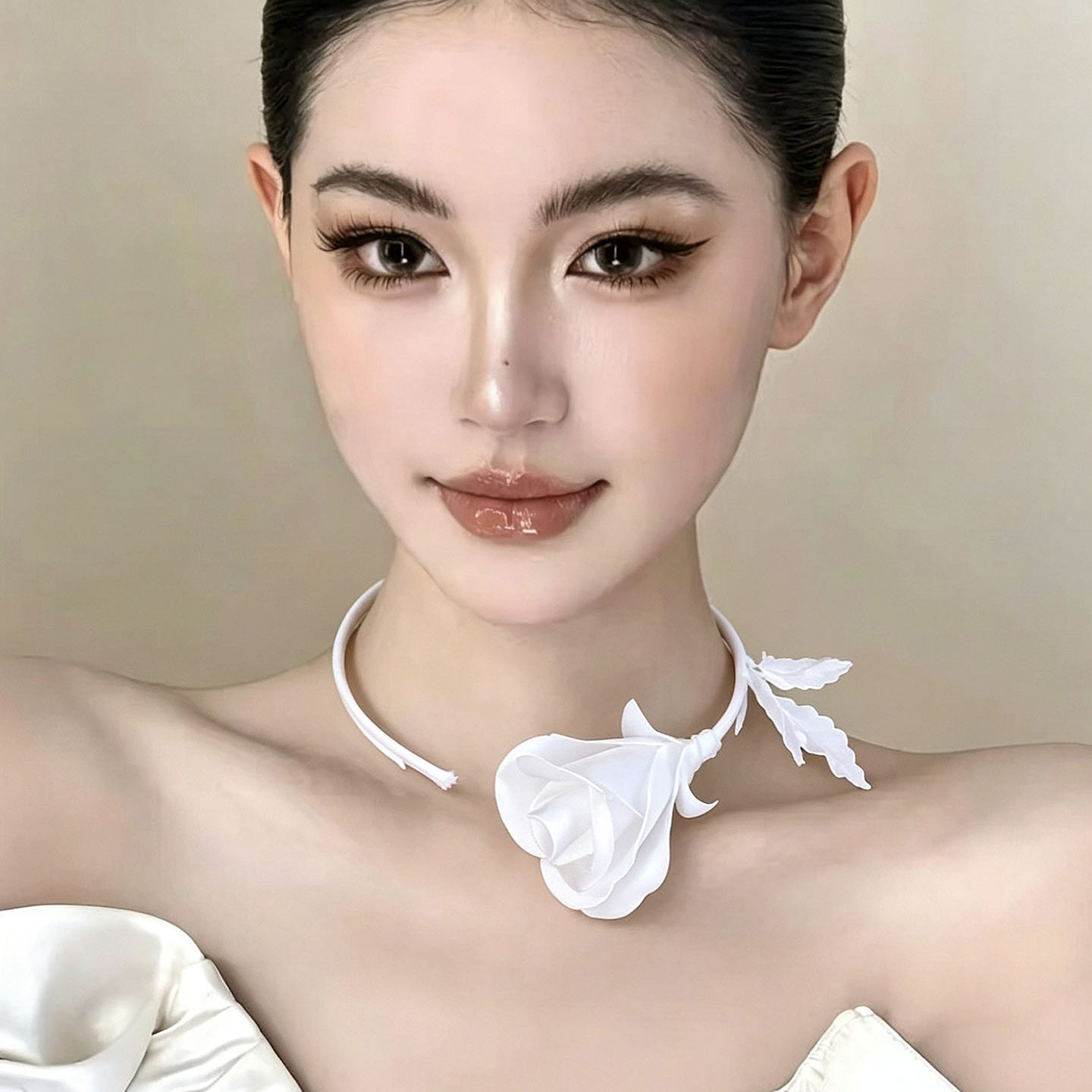 Women'S Accessories For Formal Wear - Модные украшения ручной работы: бело-черное ожерелье