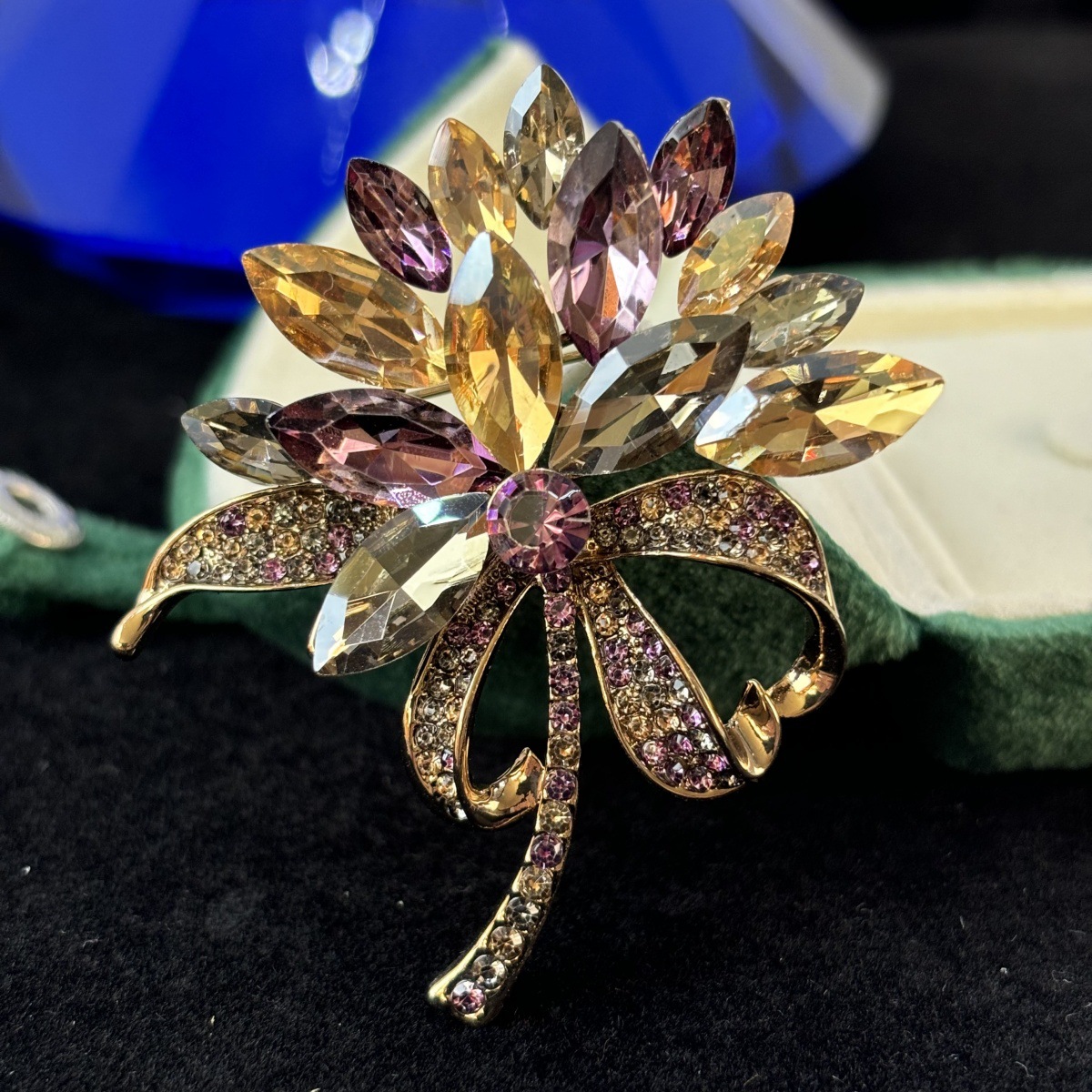 Women Accessories Bouquet - Элегантные разноцветные броши с кристаллами и