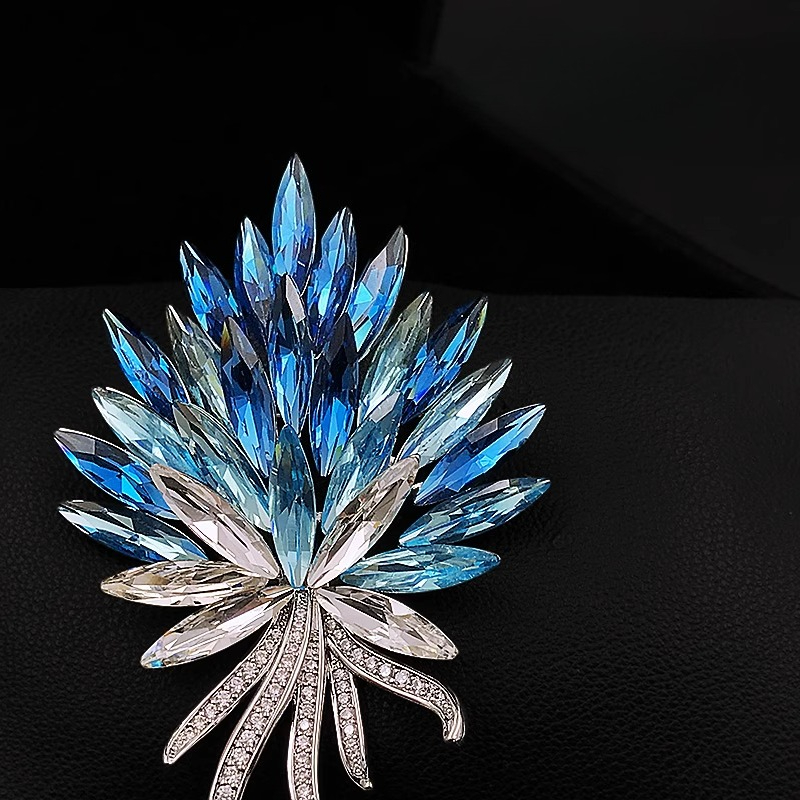 Брошь с кристаллами и цветком  – обзор и цена Women Accessories Bouquet